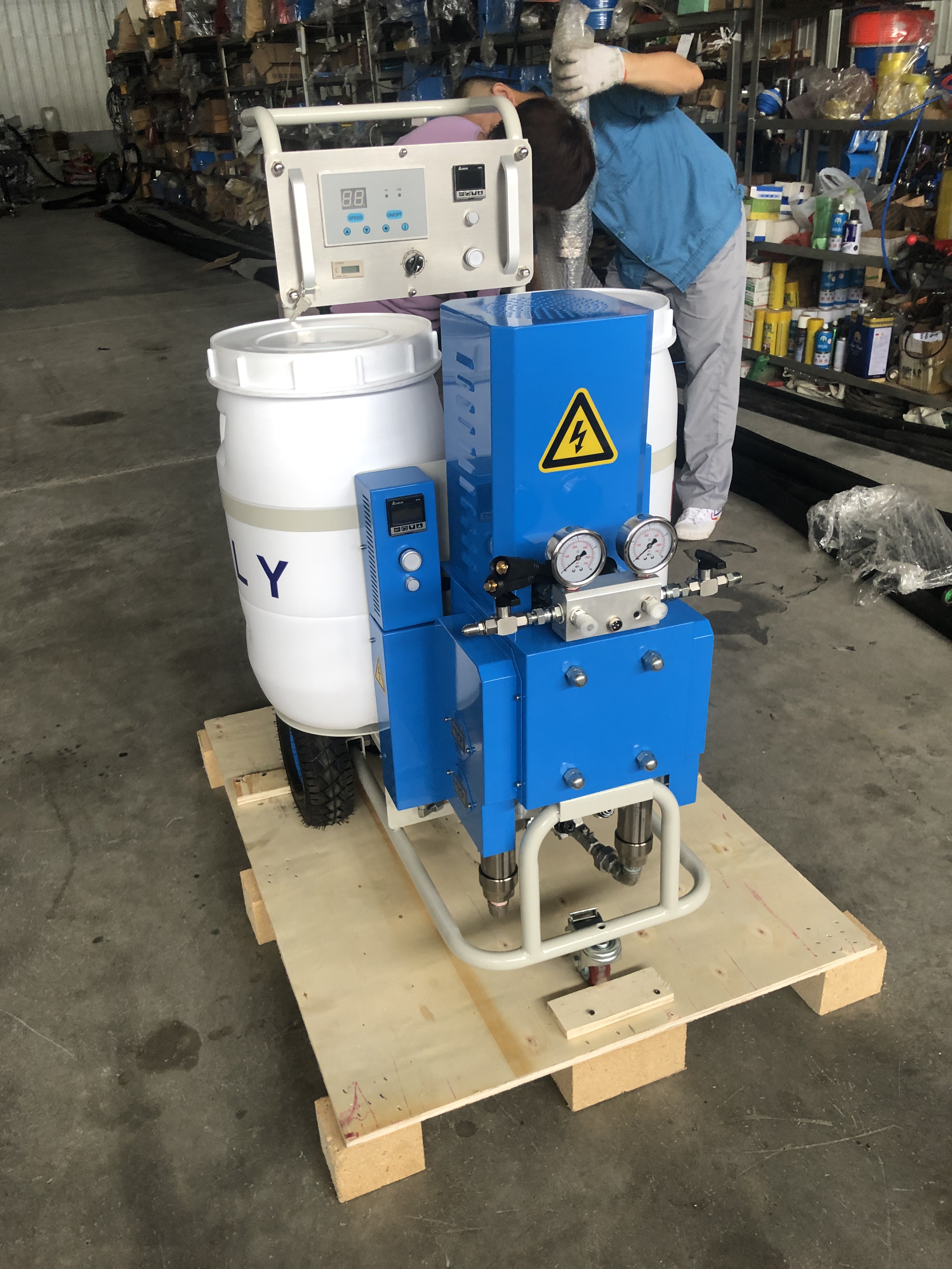 中國第一臺電動(dòng)噴涂機(jī)E10進(jìn)入北美市場